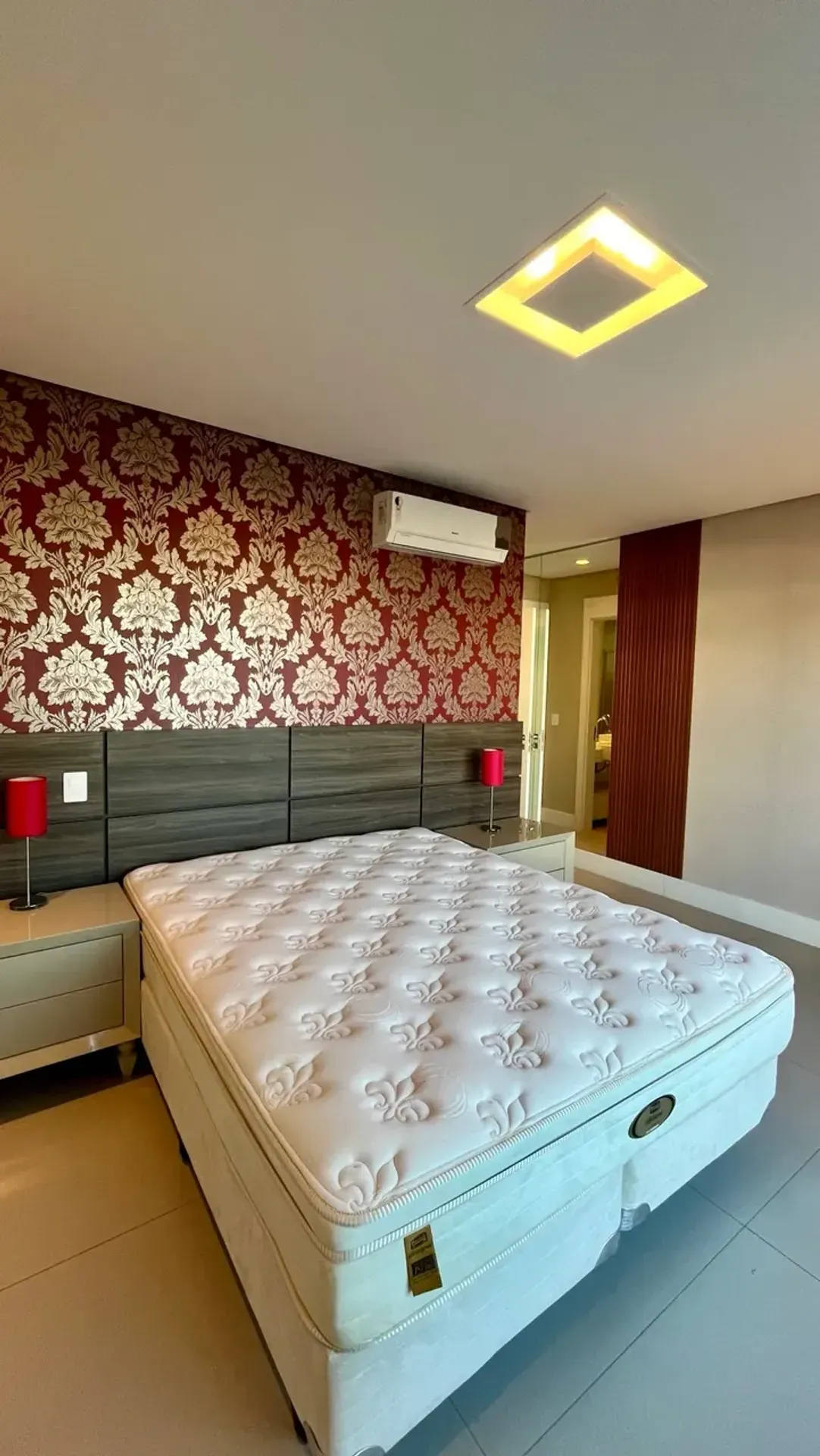 Furnished apartment with 3 en-suite suites — photo 42