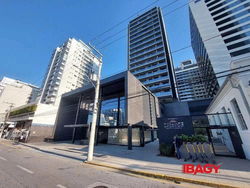 Apartamento de 2 dormitórios com 1 banheiro e vaga — photo 3