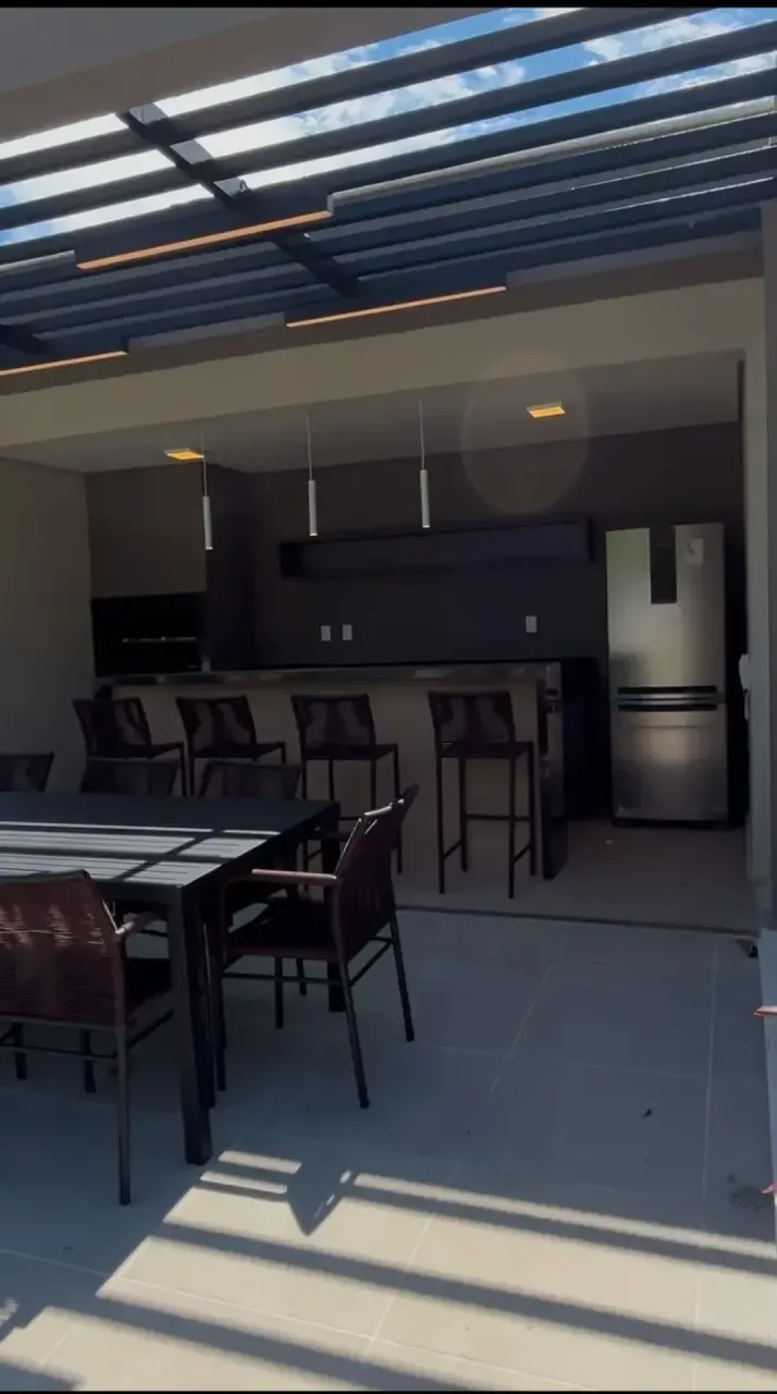 2-bedroom apartment with 1 parking spot and open kitchen — photo 7
