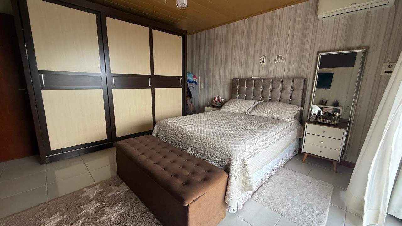 Ventanales de piso a techo y 3 dormitorios: casa de 60 m² — photo 13