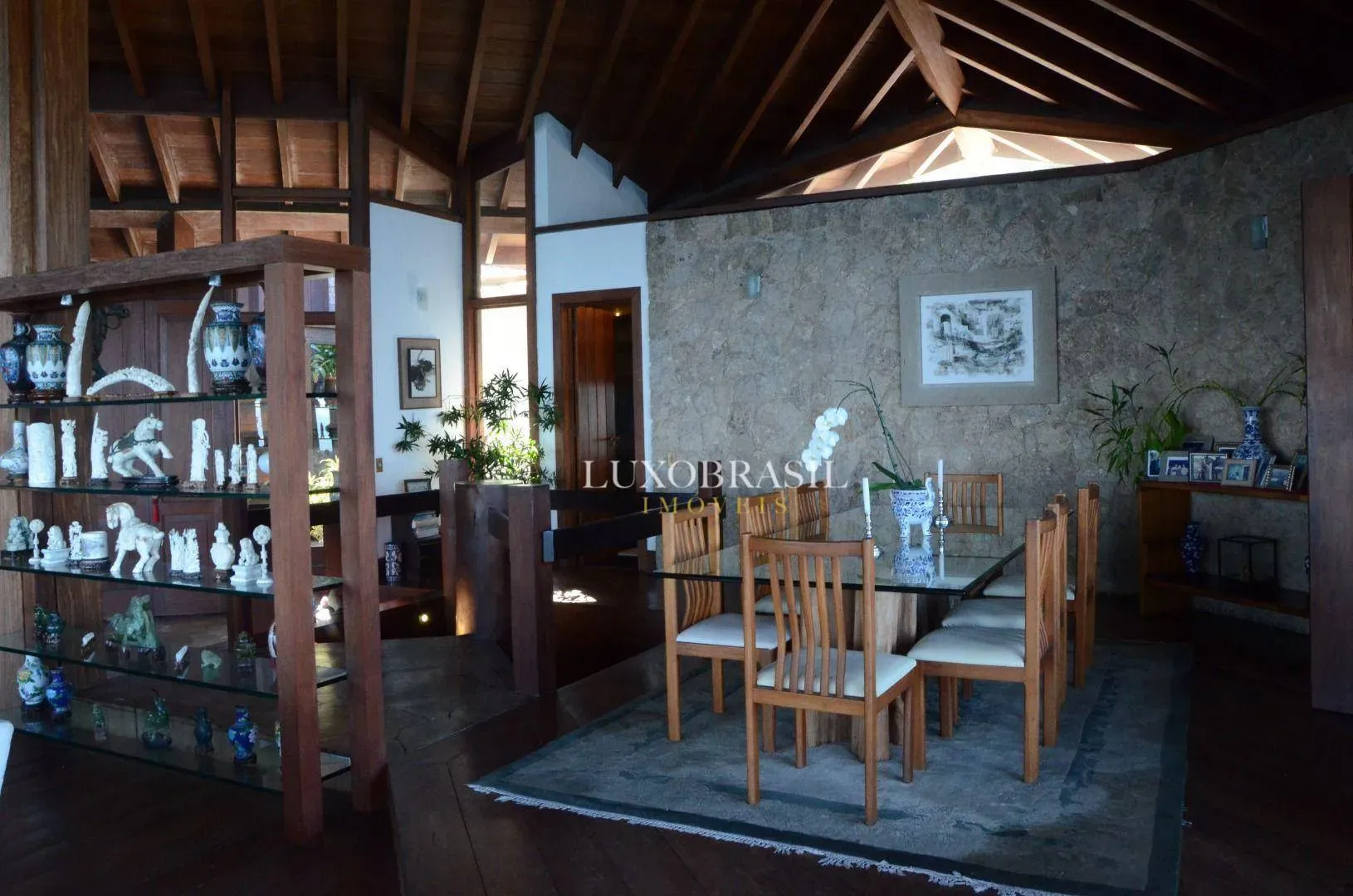 800 m² house with 5 bedrooms and 5 bathrooms — photo 30