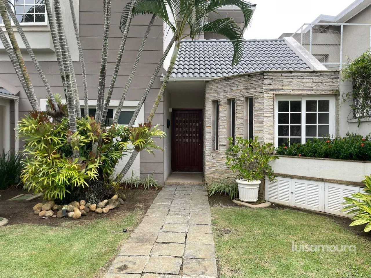 Furnished 4-bedroom house with 5 bathrooms — photo 5