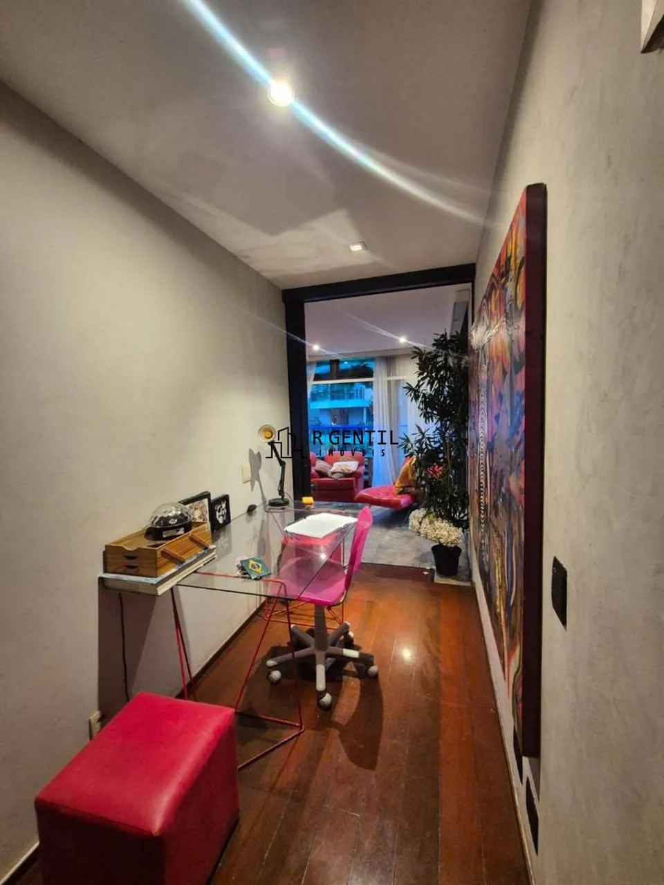 Unfurnished apartment with 3 bedrooms and a balcony — photo 19