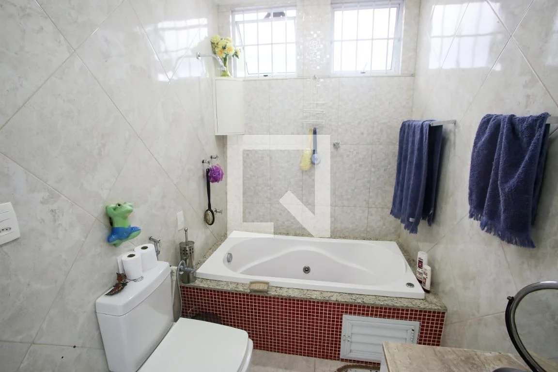 5-bedroom house with a bathtub in Rio de Janeiro — photo 71