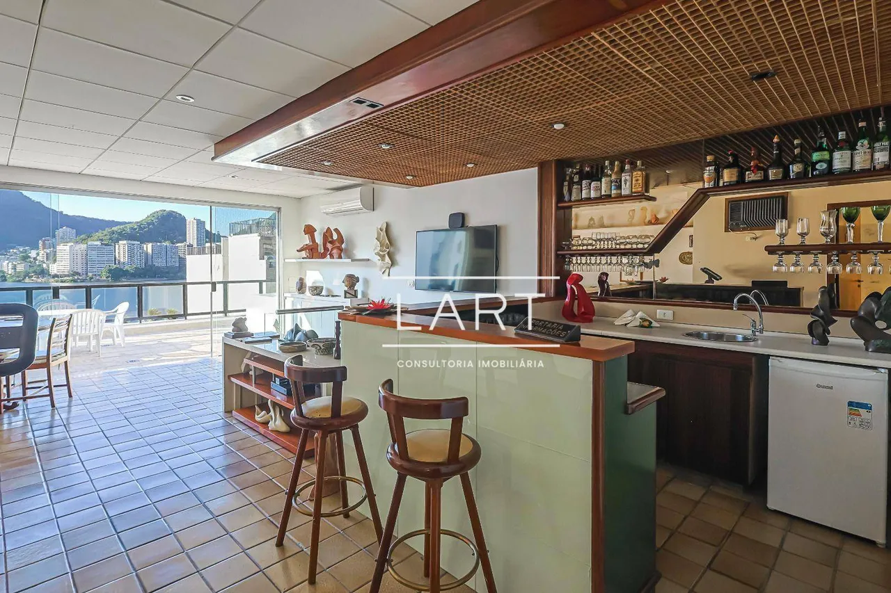 Apartamento com 3 quartos e 3 banheiros, 220 m² — photo 19