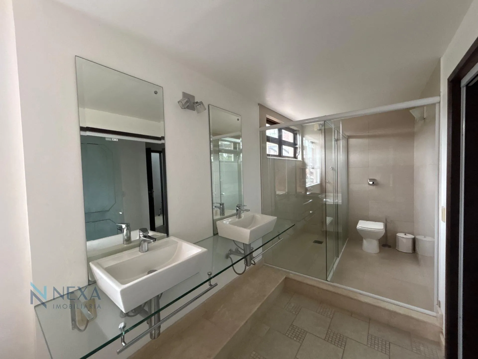 House with 5 bedrooms and 499 m², 2 en-suites — photo 30