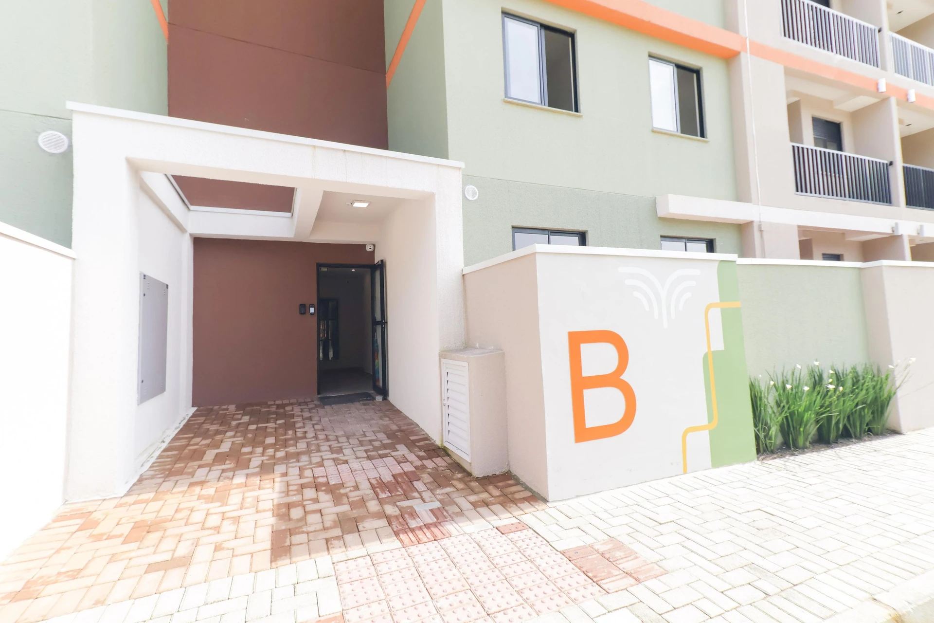 3-bedroom apartment with a park view in Curitiba — photo 27