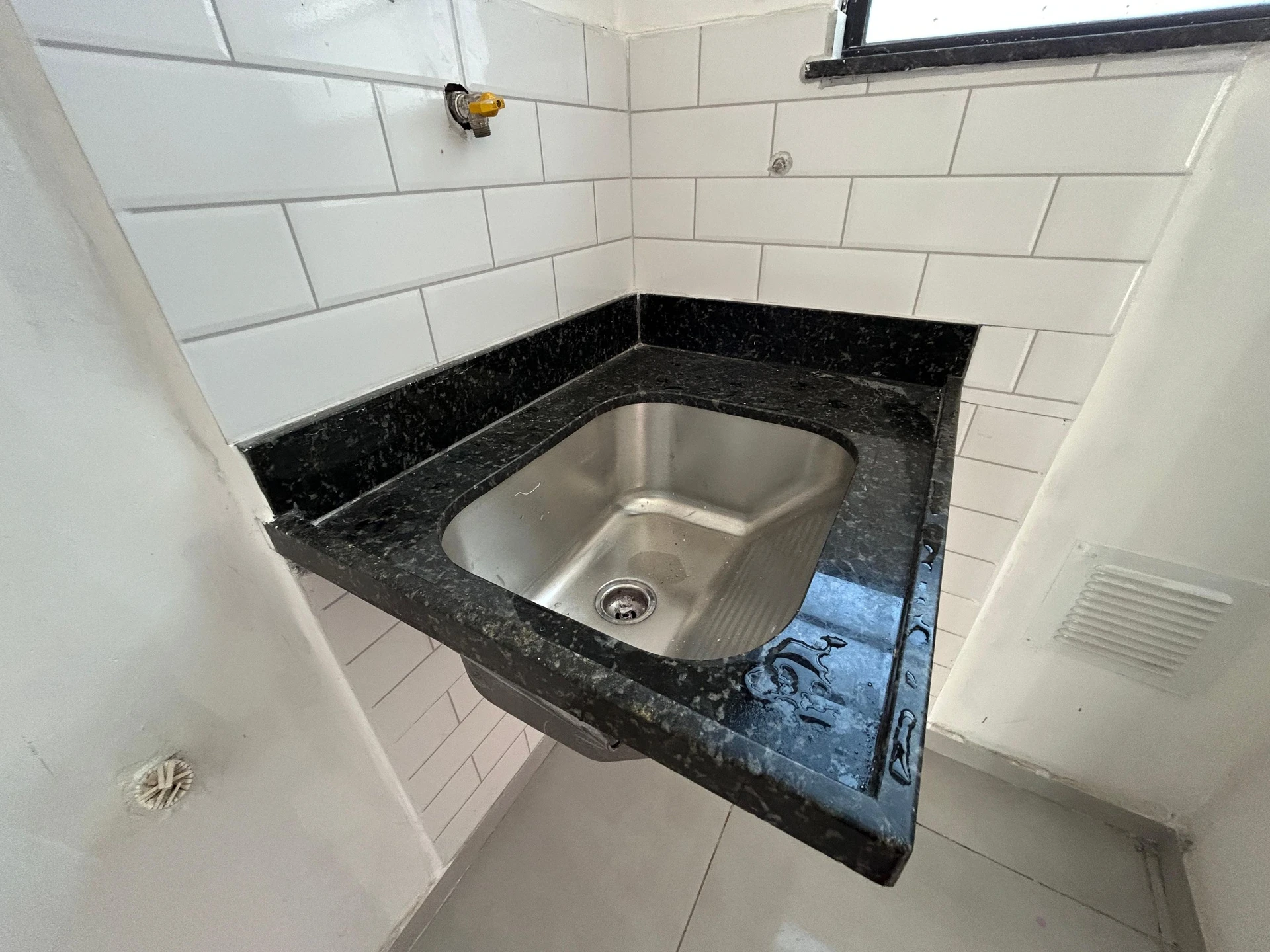 Квартира с 2 спальнями, 1 ванной при спальне и балконом — photo 40