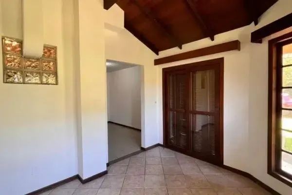 Furnished house with 3 bedrooms and 360 m² — photo 22