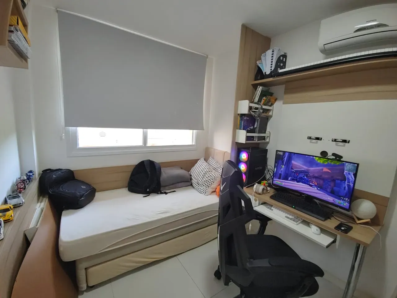 Furnished apartment, 69 m², with a glass-enclosed balcony — photo 10