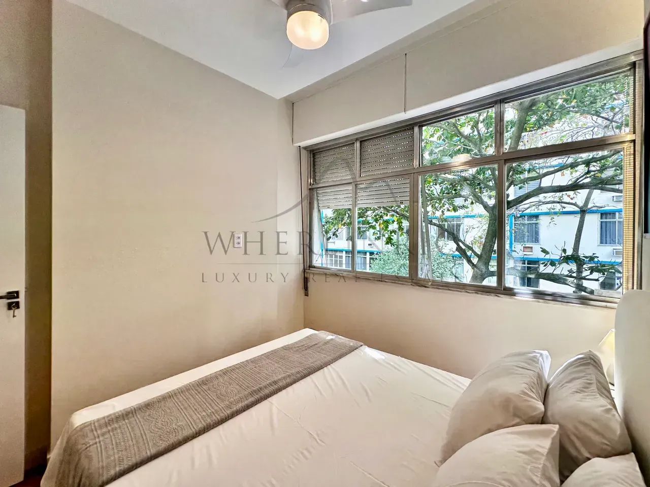Furnished 1-bedroom apartment with open kitchen — photo 16