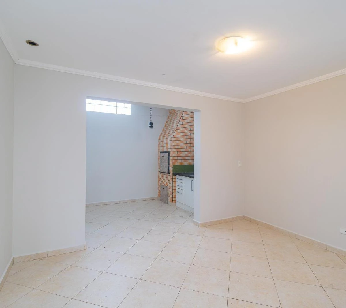 180 m² house with a home office and a bathtub — photo 36