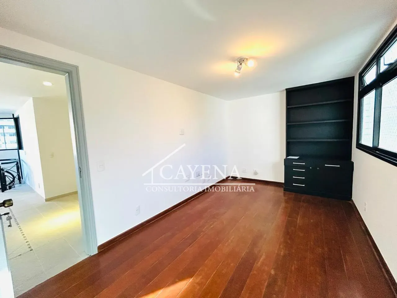 Apartment with 247 m², 3 bedrooms and 4 bathrooms — photo 2