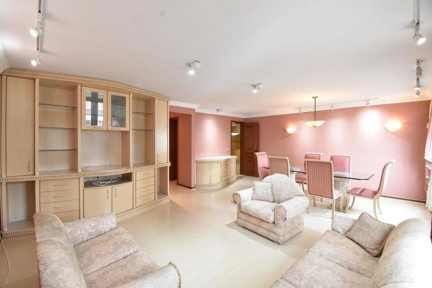 Apartment with 4 bedrooms and 1 suite, balcony — photo 3