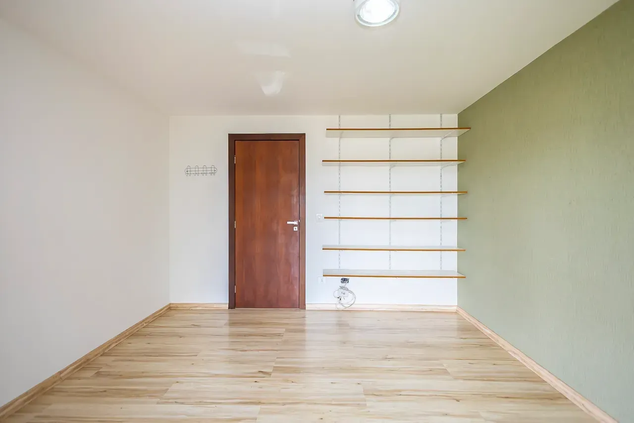 Furnished house with 5 bedrooms and 470 m² — photo 33