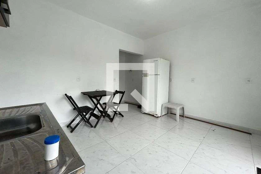1-bedroom apartment with open-plan kitchen and balcony — photo 4