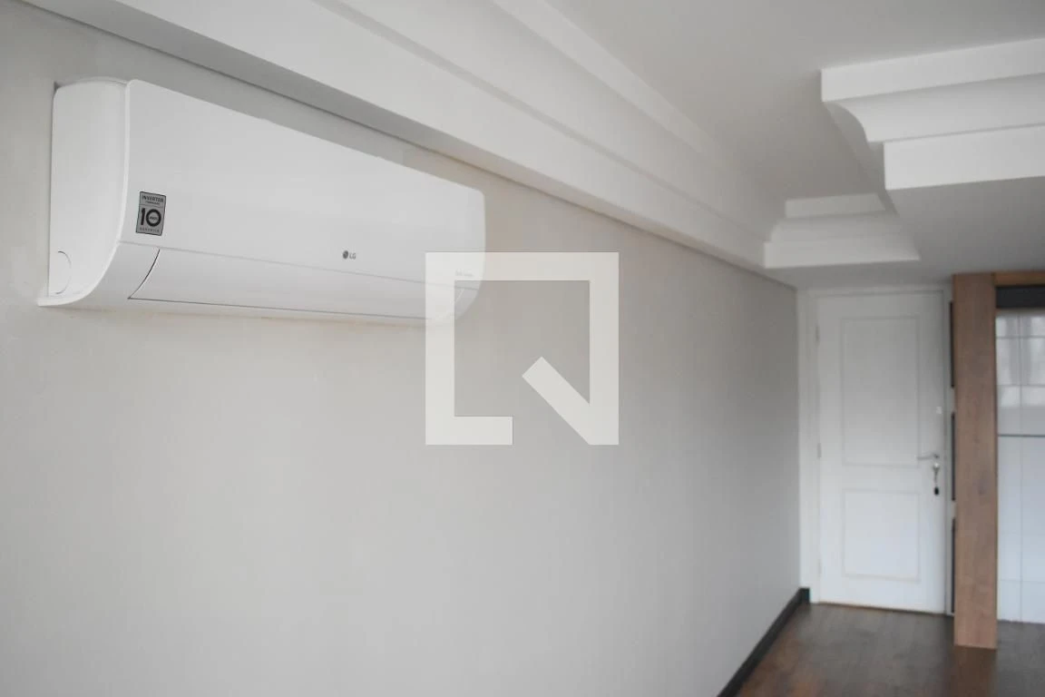 1-bedroom apartment with open-plan kitchen and pool — photo 18