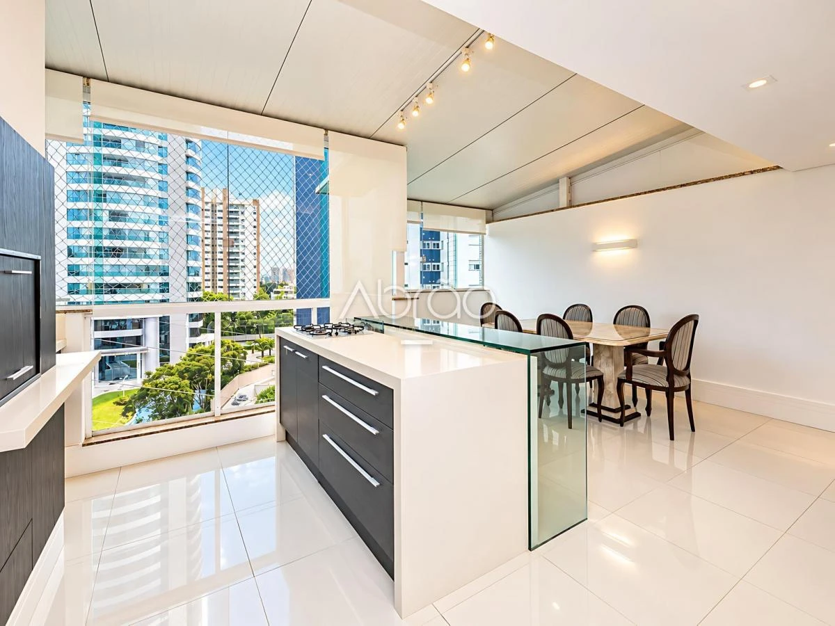 Furnished apartment, 192 m², with a glass-enclosed balcony — photo 8