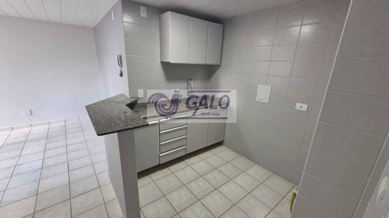 Rental apartment with a glass shower and 1 bedroom — photo 3