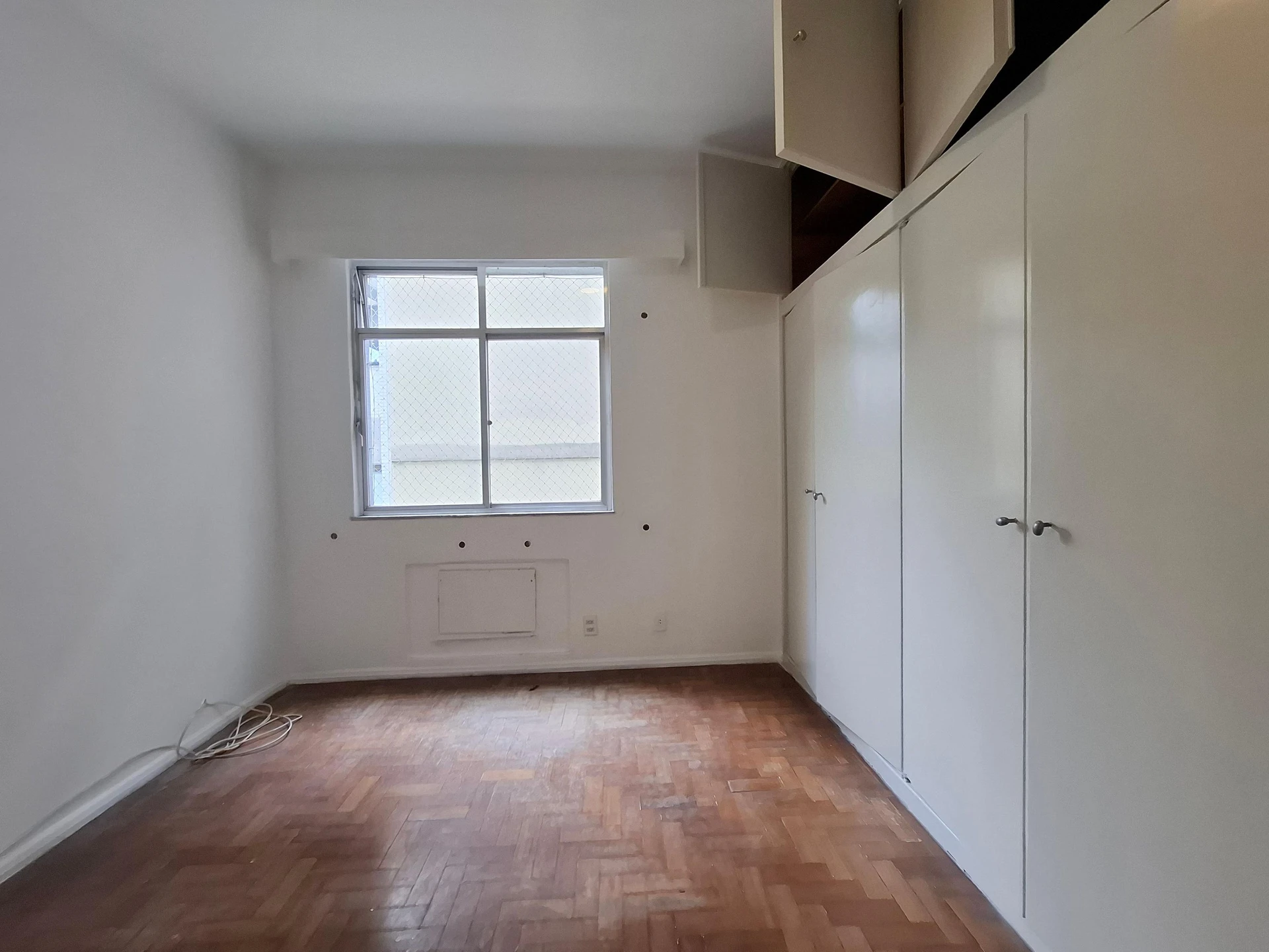 One-bedroom apartment with a mountain view in Rio de Janeiro — photo 9