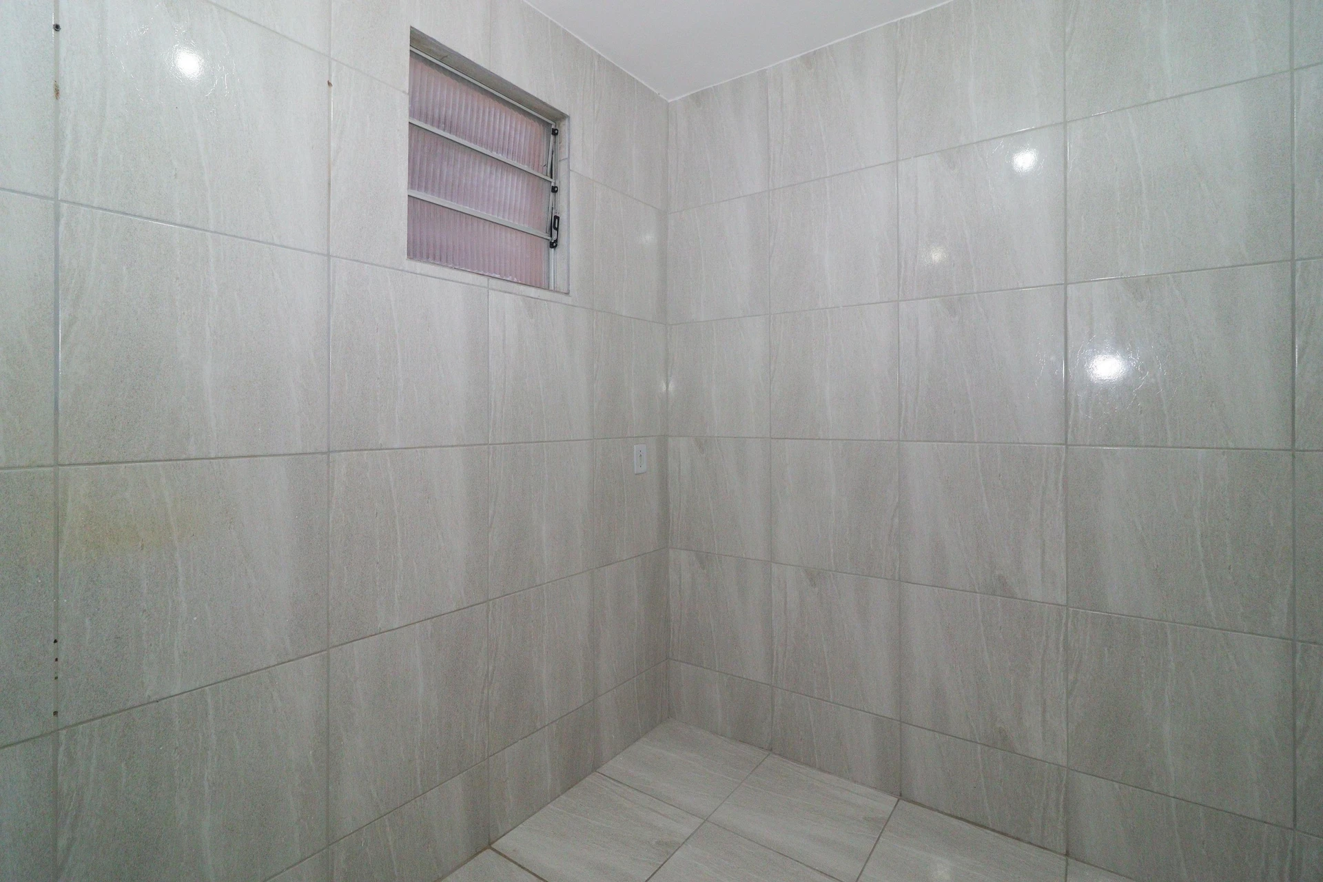 2-bedroom rental apartment with 1 bathroom and balcony — photo 25