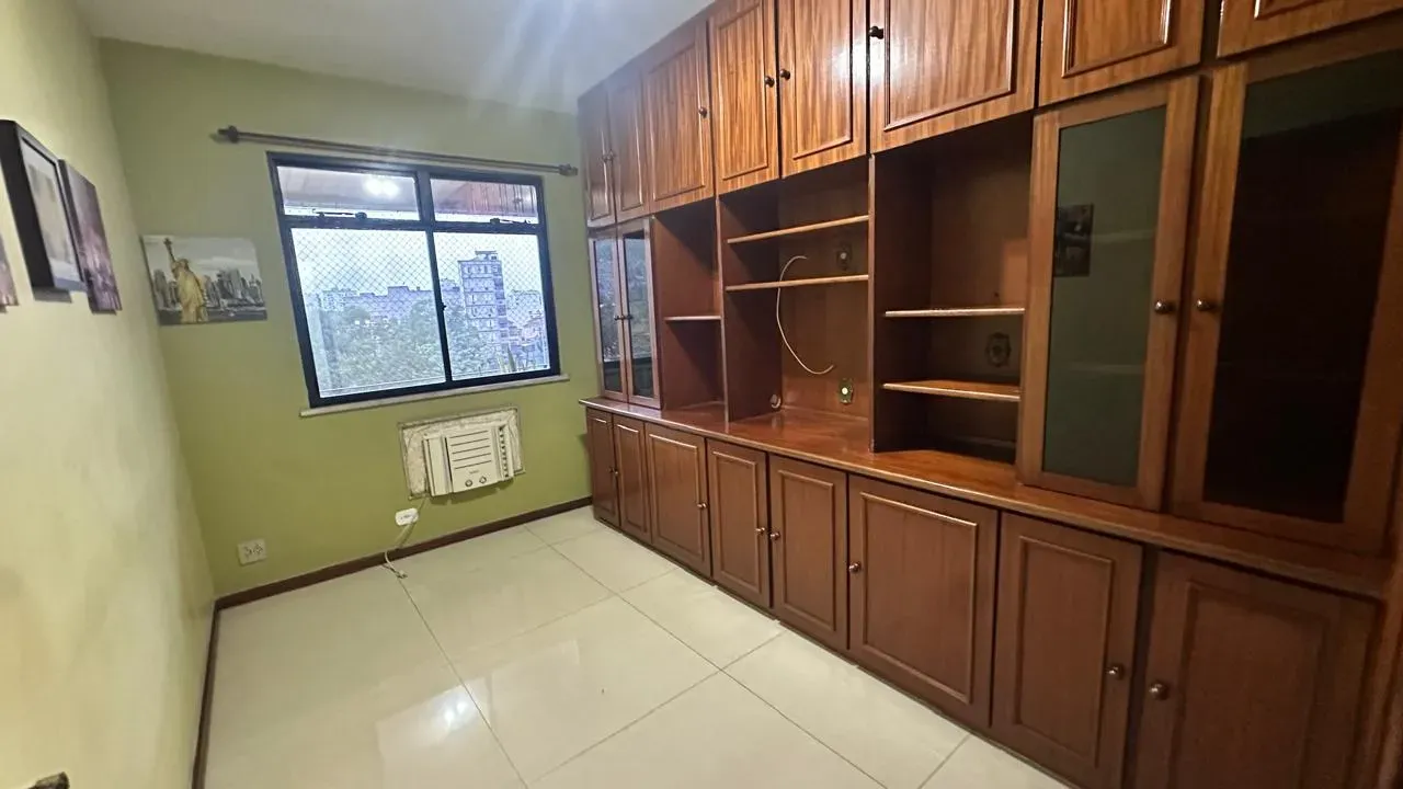 4-bedroom apartment with glassed-in balcony — photo 23