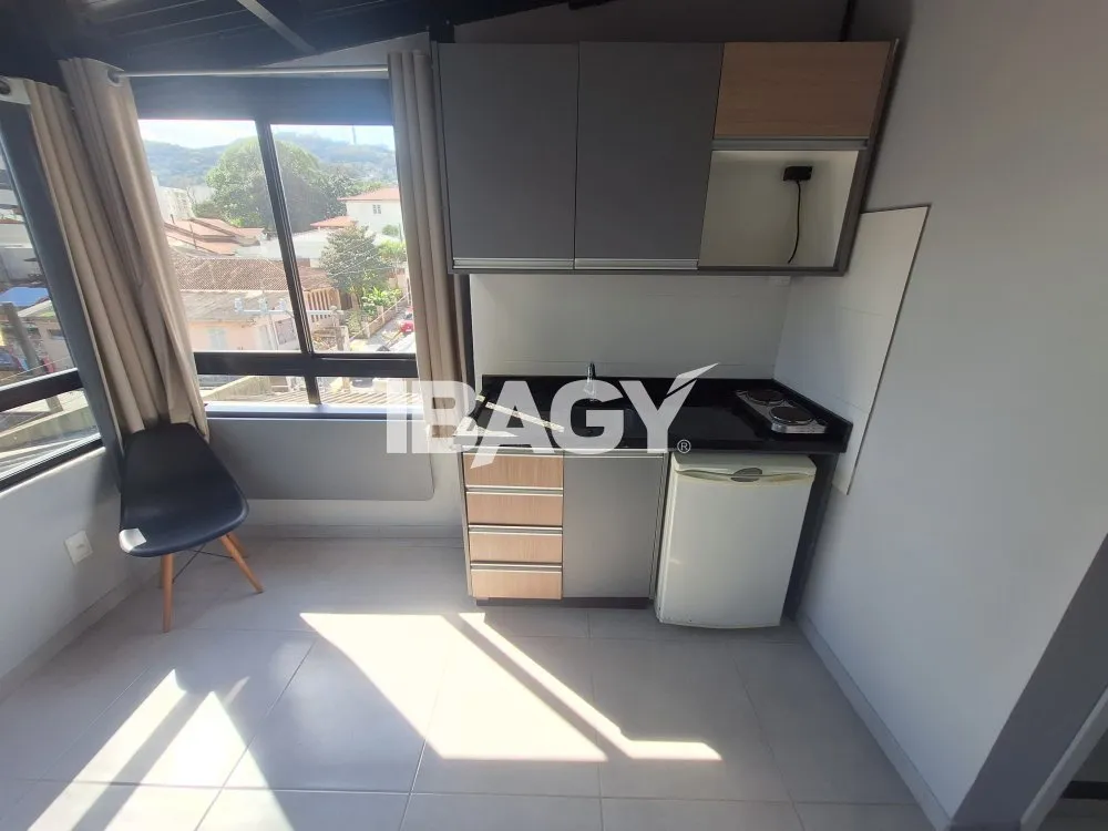 Apartamento amueblado con cocina pequeña y 1 dormitorio — photo 4
