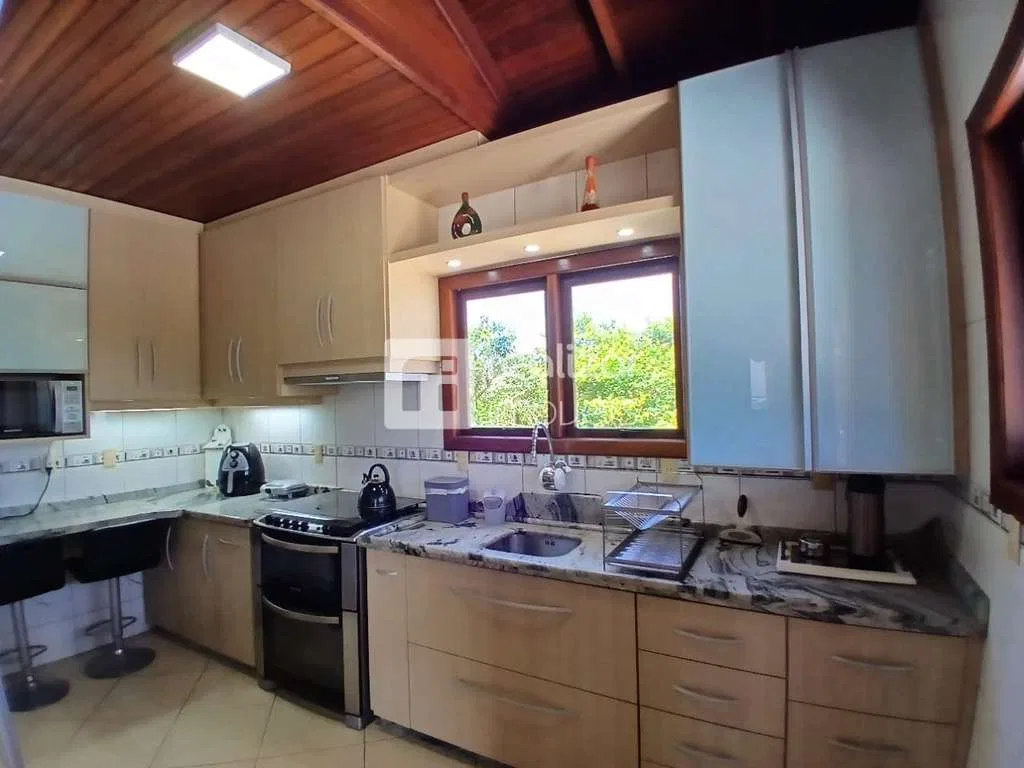 Casa sin amueblar con 3 dormitorios y balcón — photo 15