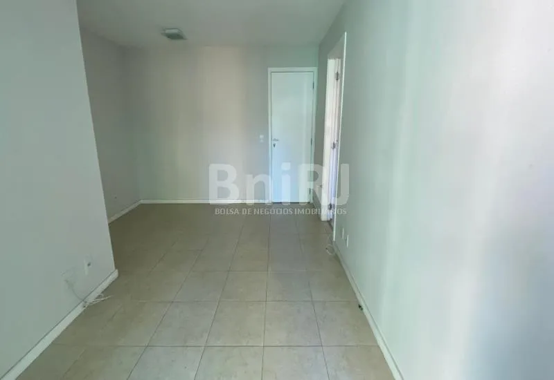 Unfurnished 2-bedroom apartment with a closed kitchen