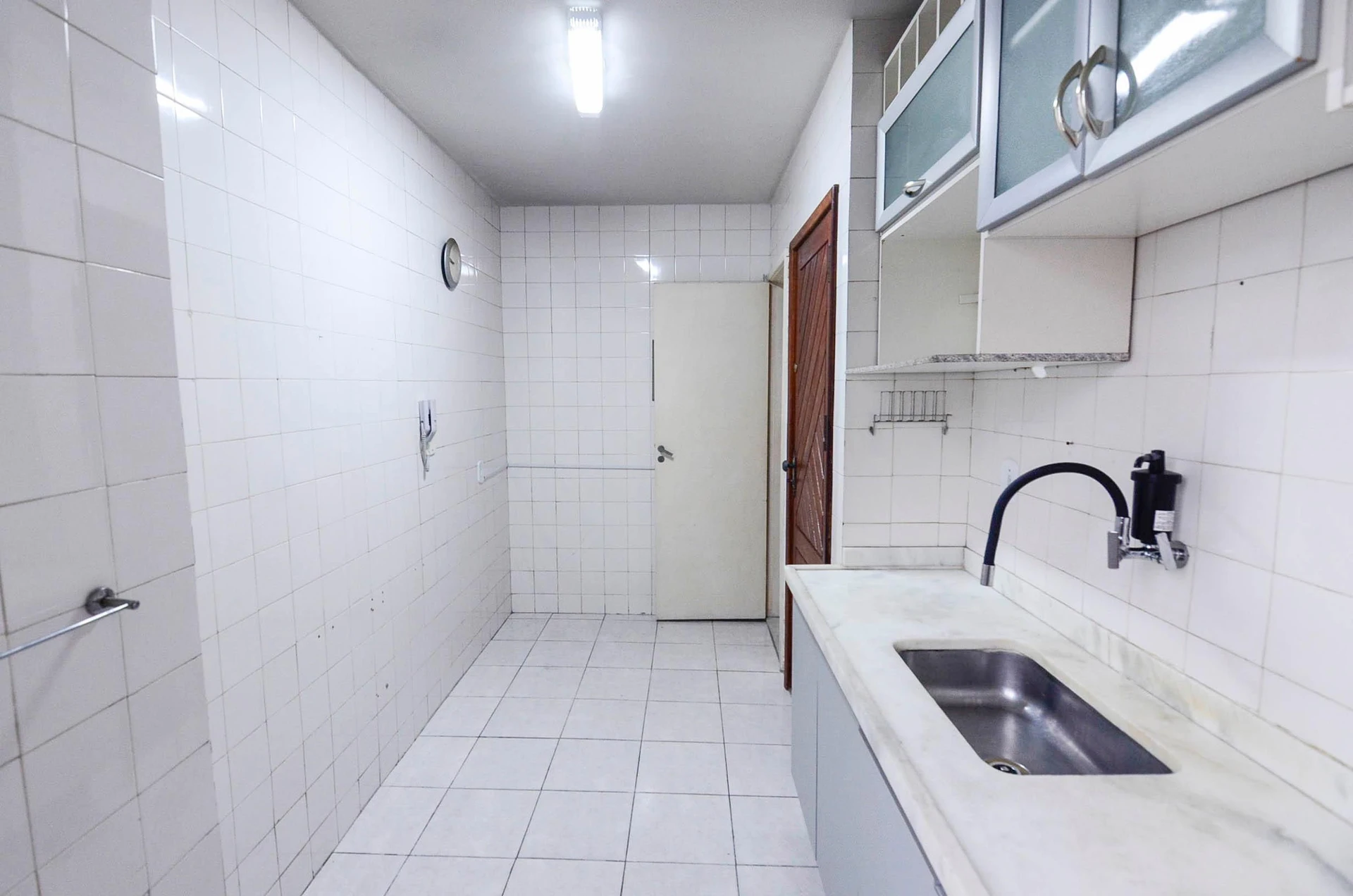 Unfurnished apartment with 2 bedrooms and a balcony — photo 28