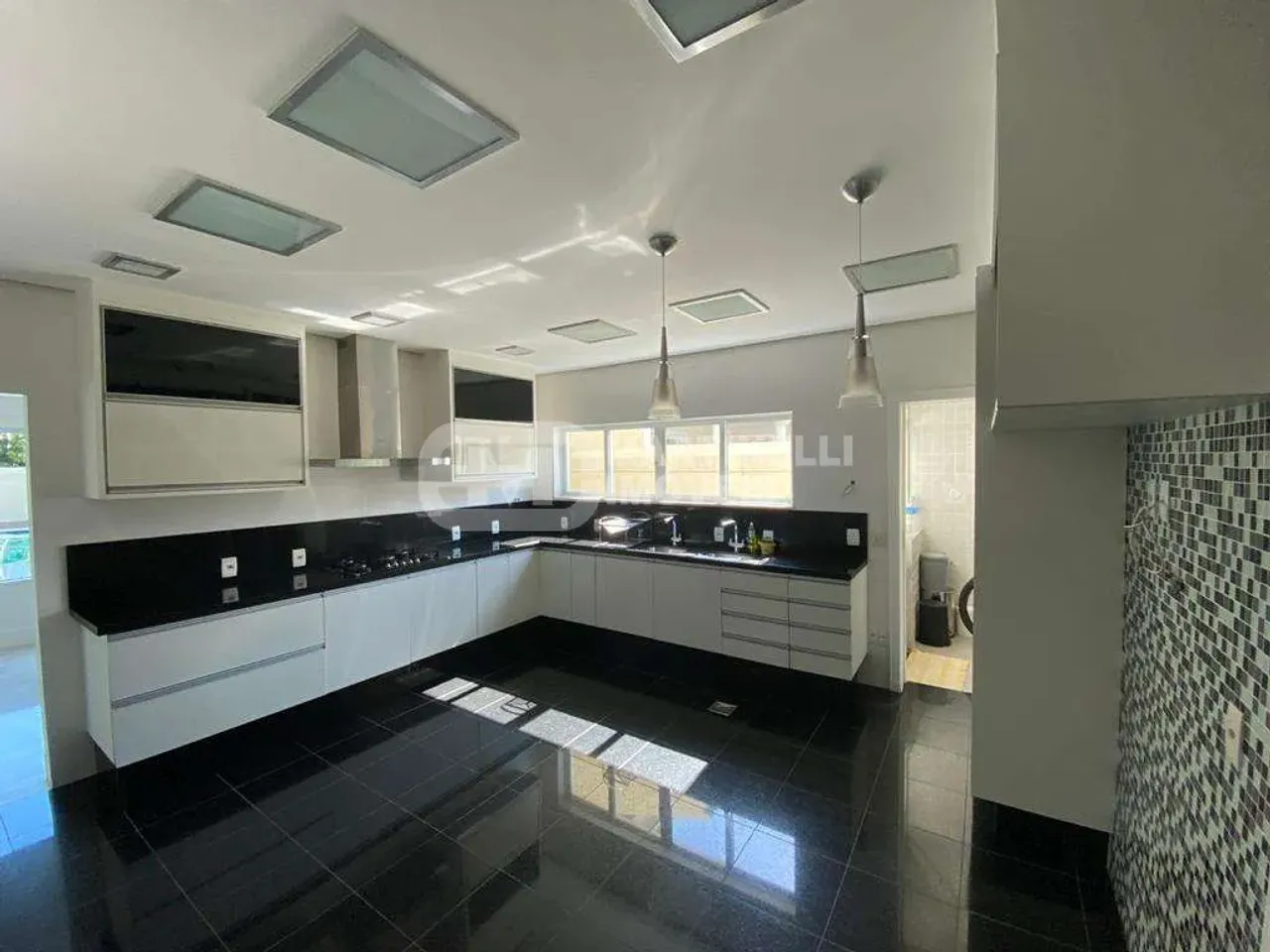 Furnished house with 5 bedrooms and balcony grill — photo 19