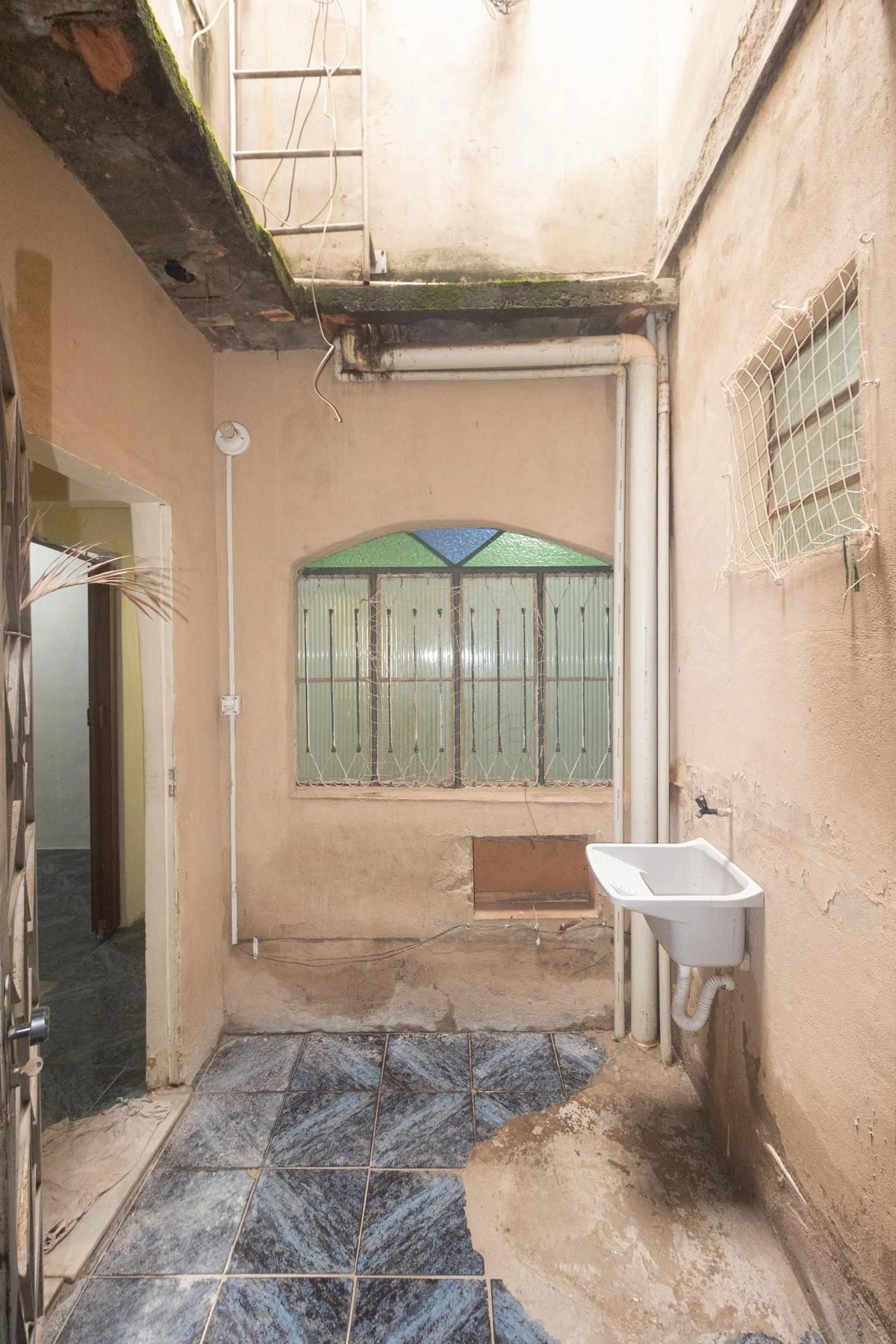 Casa com 2 quartos, 1 suíte e área de lavanderia — photo 29