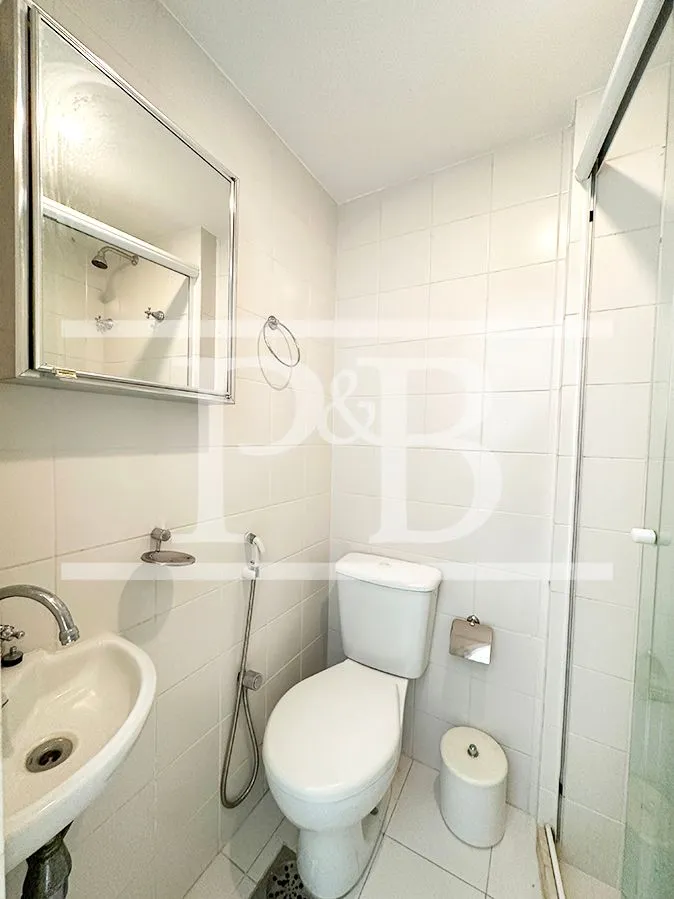 Apartamento com 2 quartos e varanda de vidro fechada — photo 33