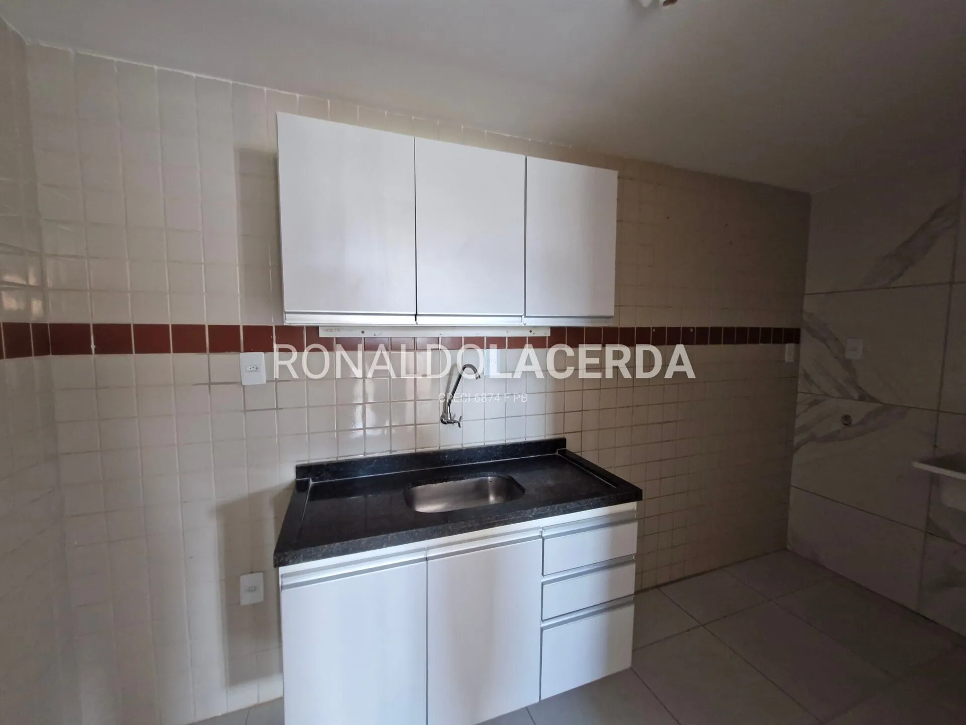 61 m² apartment with 2 bedrooms and a balcony — photo 2
