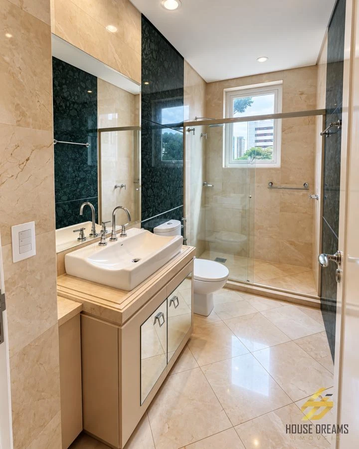 344 m² apartment with a walk-in closet and a bathtub — photo 3