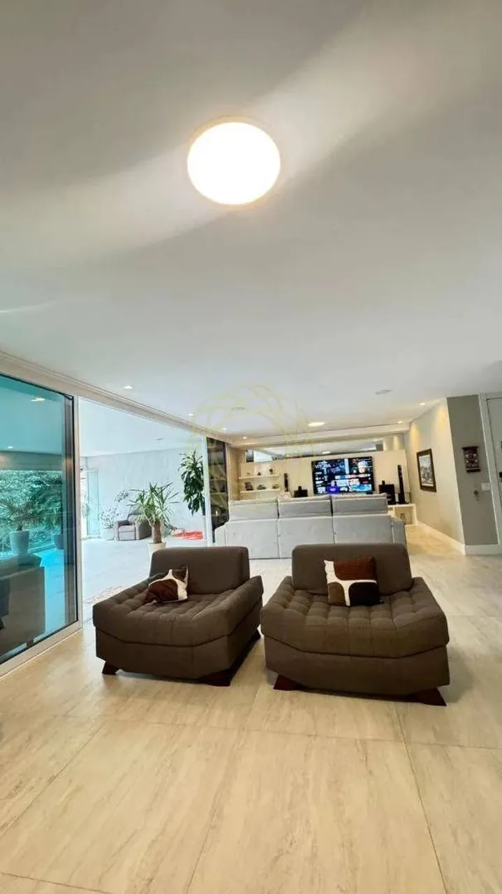 Furnished apartment with 4 bedrooms and 381 m² — photo 10