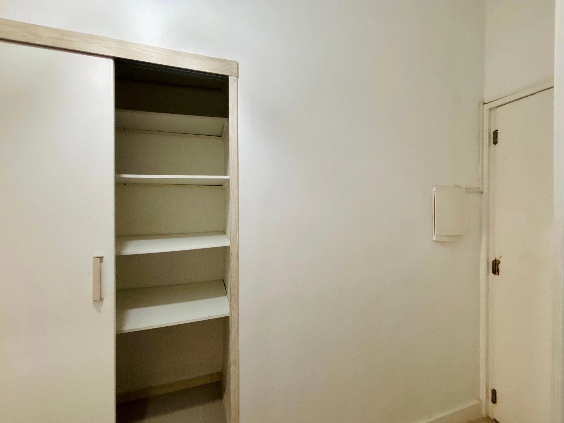 Furnished apartment with 3 bedrooms and 2 bathrooms — photo 34