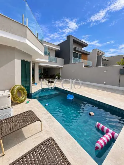 400 m² house with a glass-enclosed balcony and a bathtub — photo 10