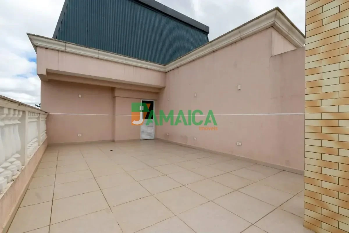 Balcony with a grill in a 2-bedroom apartment, 52 m² — photo 22