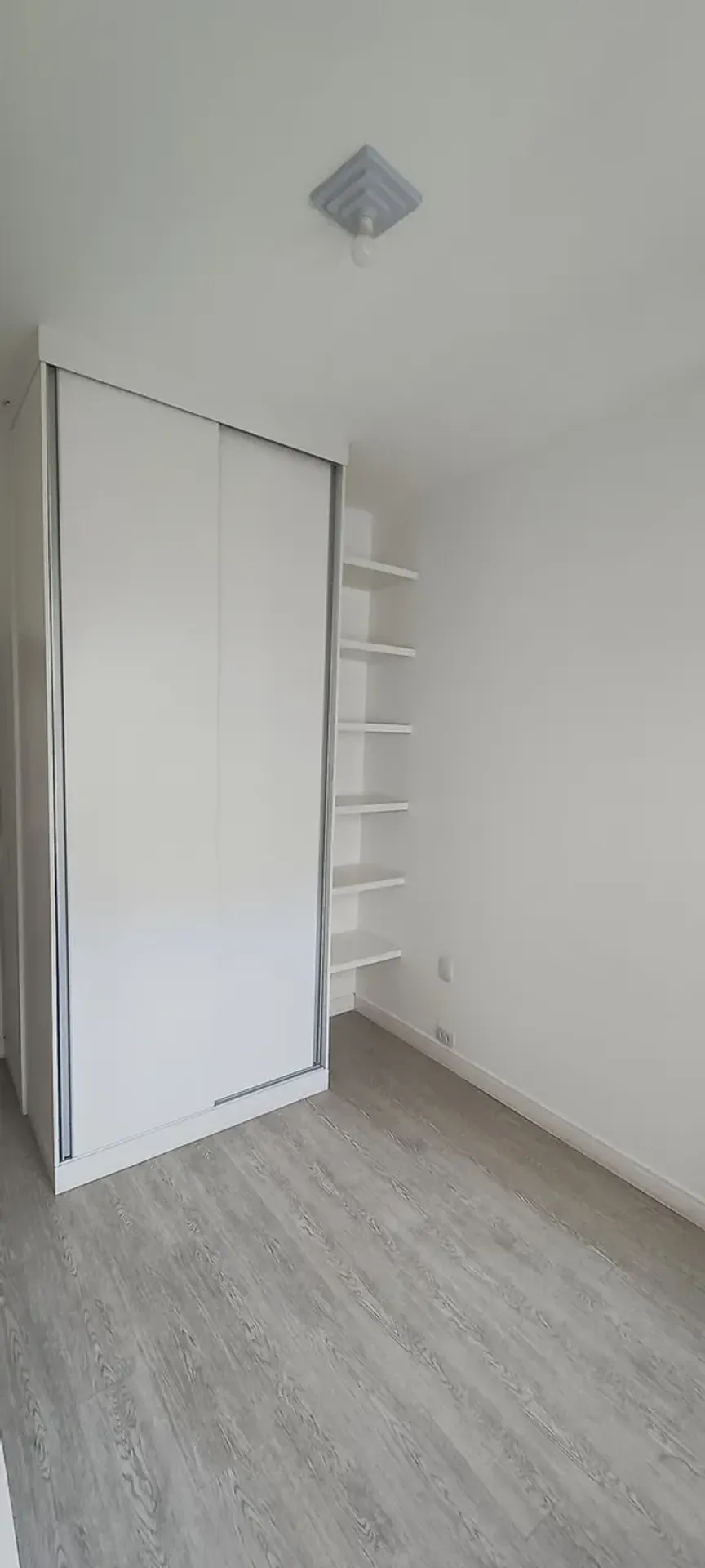 Apartment, 92 m², with a glass-enclosed balcony — photo 6