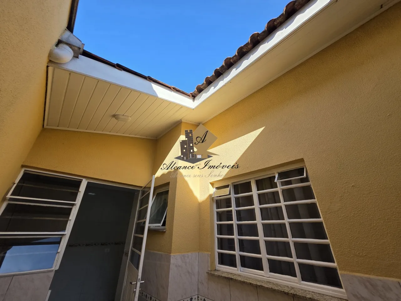 Condominium house with 2 bedrooms and 1 bathroom — photo 17