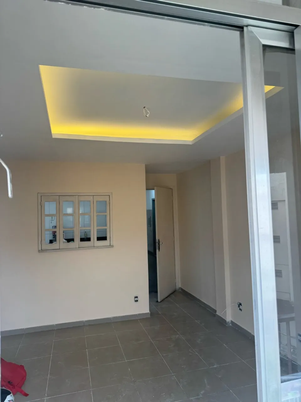 2-bedroom apartment in a building with a gym — photo 6