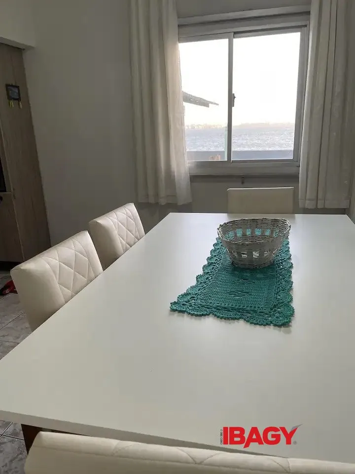 3-bedroom house with a water view in Florianópolis — photo 19