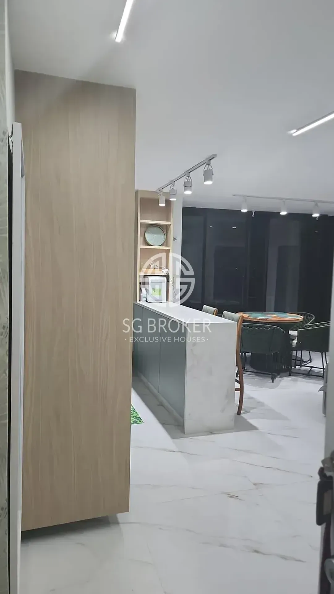 Furnished 2-suite apartment with 70 m² on a high floor — photo 2