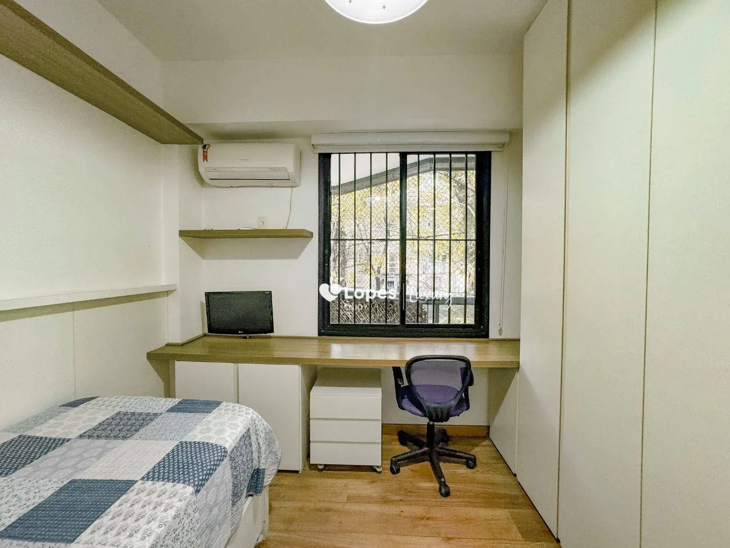 100 m² apartment with 3 bedrooms and a balcony — photo 36