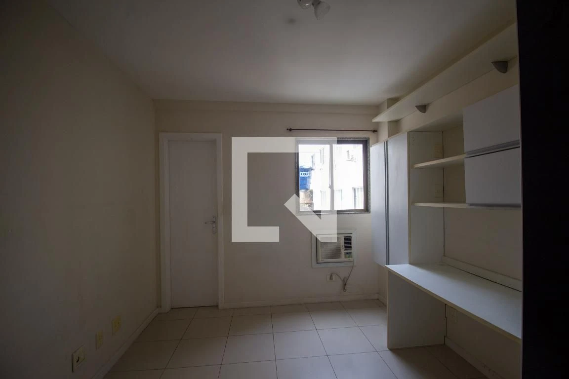 3-bedroom apartment with enclosed kitchen and private garden — photo 44