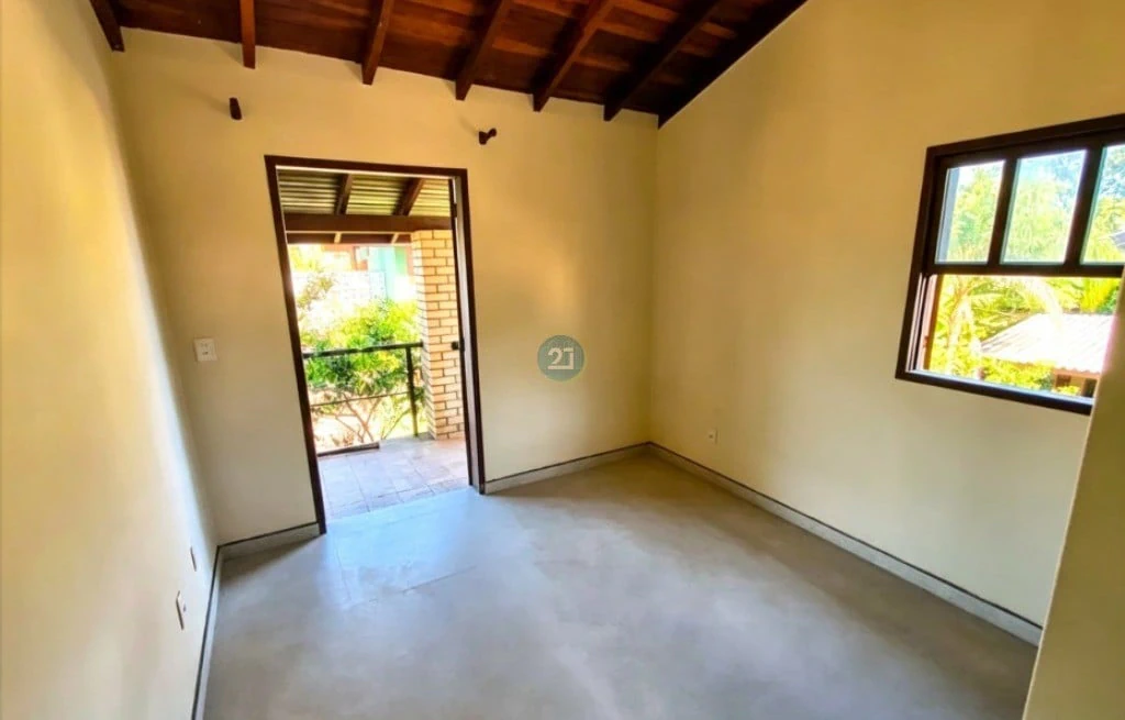 House with 2 bedrooms, 2 parking spaces and balcony grill