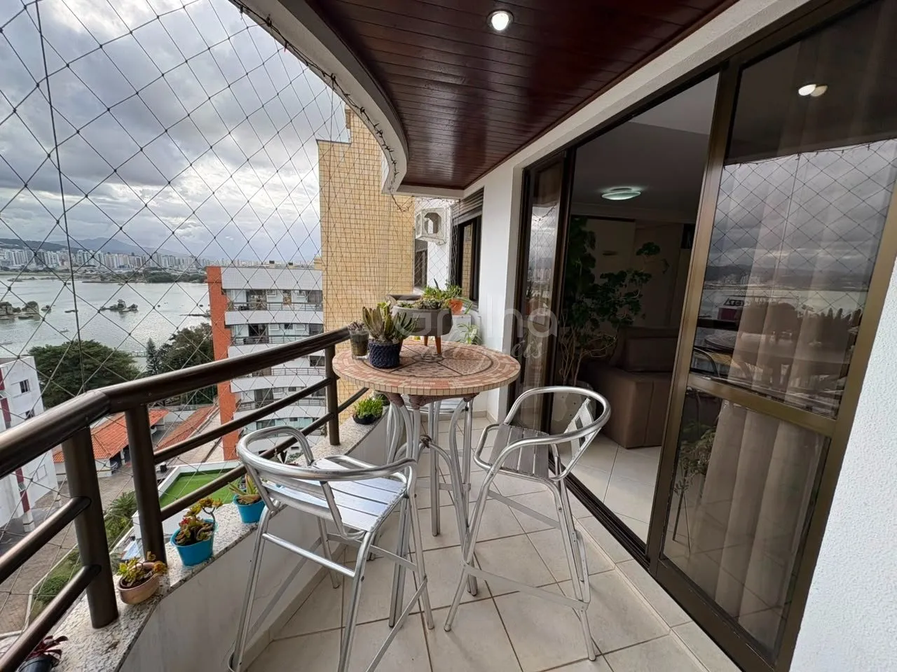Furnished 3-bedroom apartment with an open-plan kitchen — photo 10