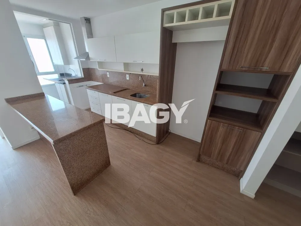 Apartamento moderno con 3 dormitorios y cocina abierta — photo 27