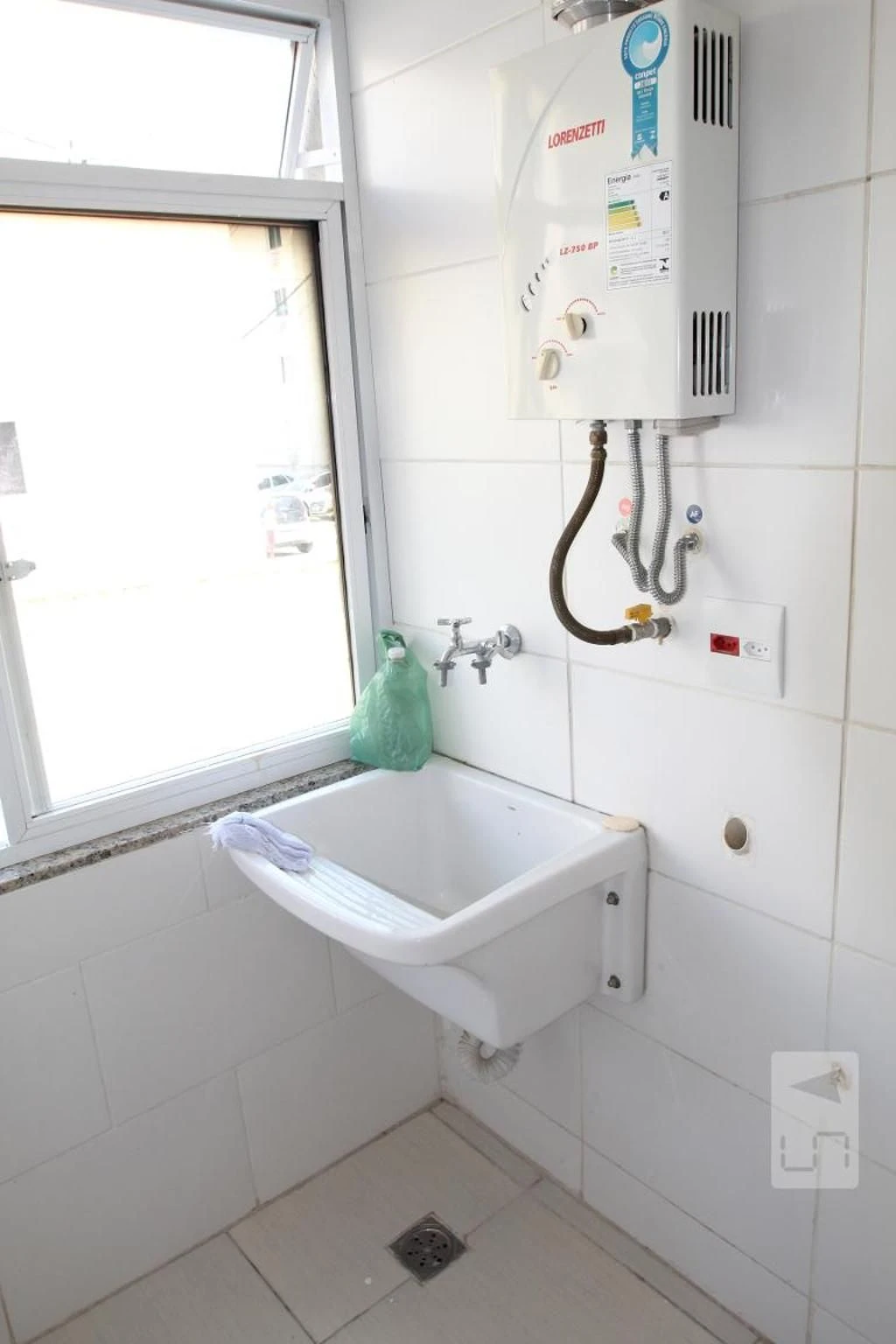 2-bedroom apartment in a building with a pool — photo 5